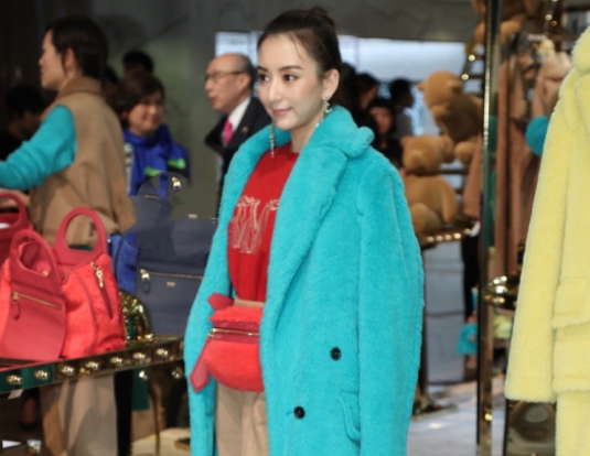 方媛怎么追到郭富城的 f7e7cf20-90b0-455e-9f8b-8eb2e535a102.png