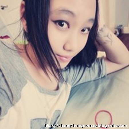 闫妮15岁<em>女儿纹身</em>床照