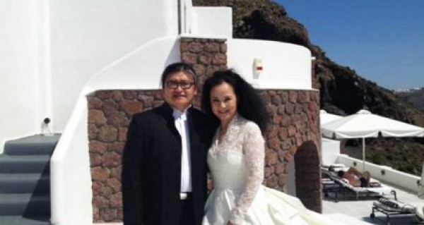 刘欢与妻子希腊办银婚典礼