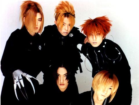 韩国花美男土气旧照曝光 男团都是洗剪吹(图) - 青岛新闻网