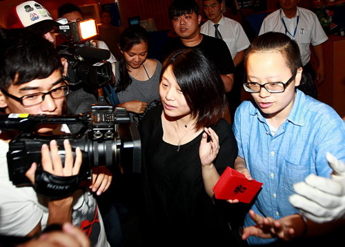 姚晨顺产喜得贵子 曹郁全程陪伴 两人喜极而泣