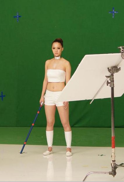 日前，台湾新一代宅男女神林采缇一身爆乳装为新歌拍摄MV。