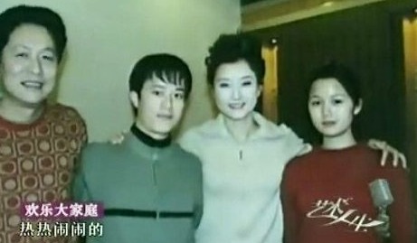 <em>宋祖英</em>神秘婚姻揭秘 <em>结婚</em>13年才有孩子(组图) 