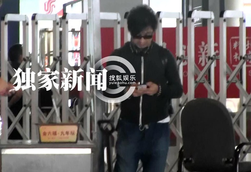 汪峰章子怡酒店亲密约会 不惧全民目击(组图)