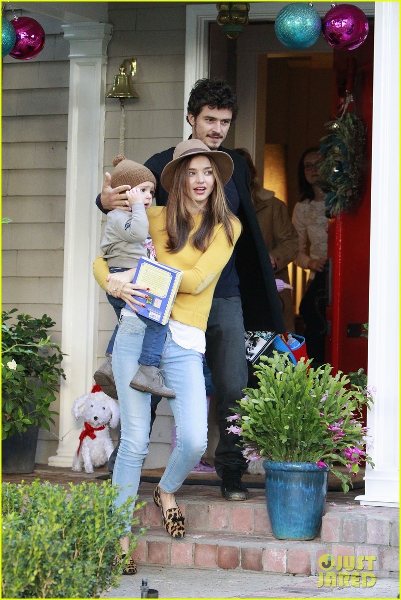 精灵王子奥兰多-布鲁姆与米兰达离婚亲密瞬间