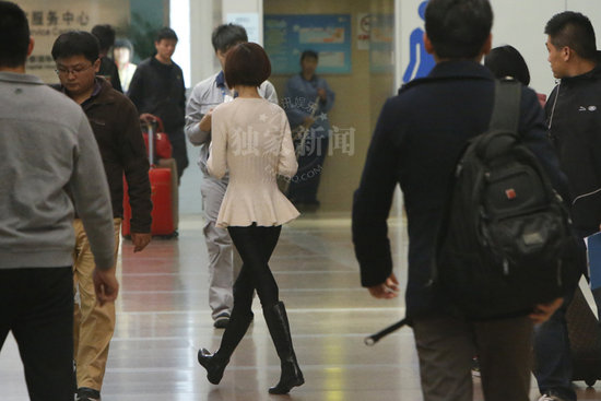 陈<em>鲁豫</em>瘦骨嶙峋现身 穿靴子靴筒空荡荡(图) - 青