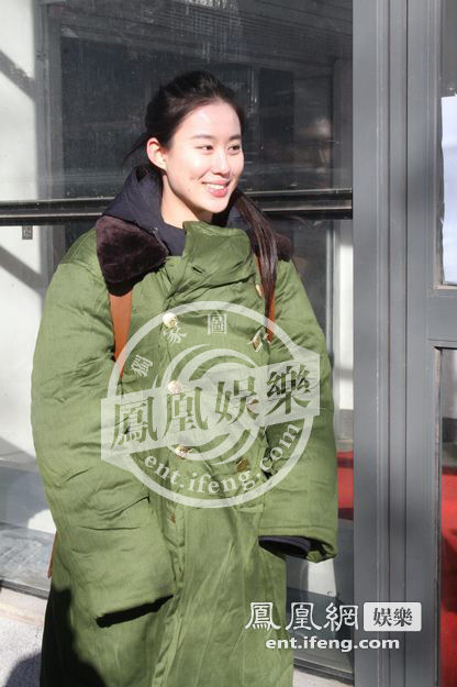 北影艺考招生初试举行清纯女生引围拍(组图) -