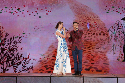 元宵晚会蒋大为基情四射 年度最搞笑相声登台