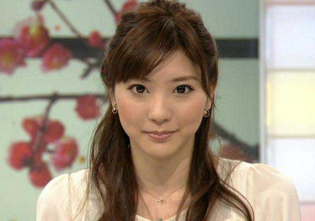 日美女主播陪酒又陪睡