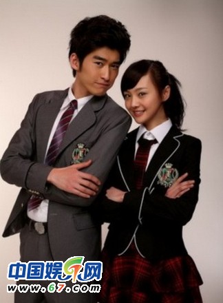 郑爽单方面宣布与张翰分手:因自卑才整容(图)