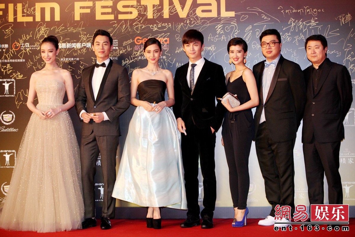 Angelababy倪妮红毯斗艳 二人献同性之吻(图)