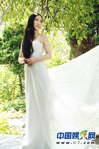 芙蓉<em>姐姐</em>白裙征婚 称王思聪适做国民姐夫(图) 