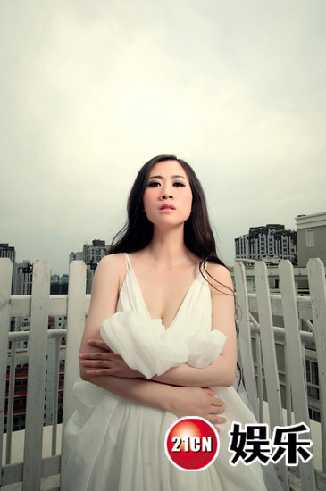 <em>芙蓉姐姐微博</em>征婚 承认未婚生子情史曝光(图) 