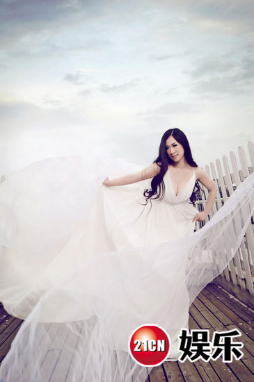 <em>芙蓉姐姐微博</em>征婚 承认未婚生子情史曝光(图) 