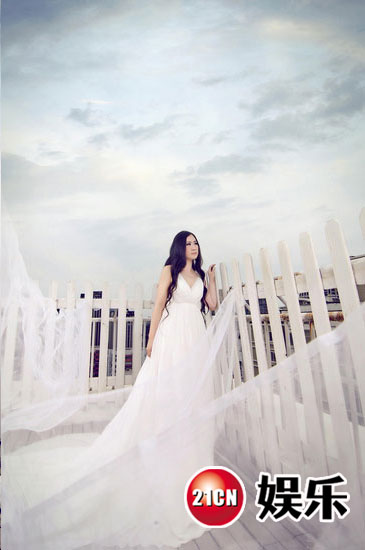 <em>芙蓉姐姐微博</em>征婚 承认未婚生子情史曝光(图) 