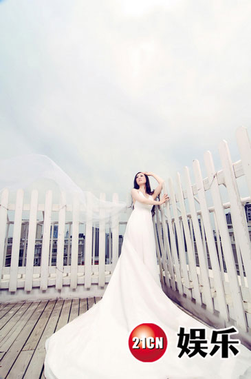 <em>芙蓉姐姐微博</em>征婚 承认未婚生子情史曝光(图) 