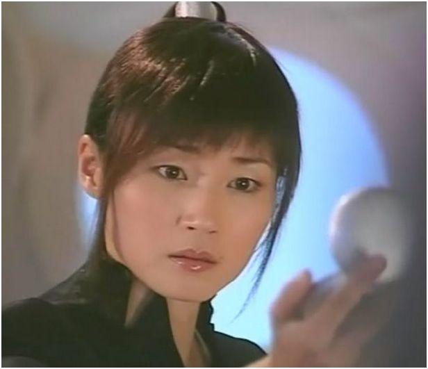 2014亚姐出炉貌丑隆胸质疑多 历届亚姐坎坷命运