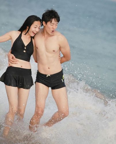 凌潇肃腹肌图片