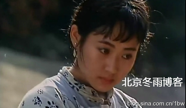 曝许晴昔日湿身凸点片段:当众露胸喂奶脸盘大