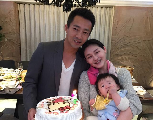  大S 爱女小玥儿8个月 汪小菲夫妇齐 为女儿 庆祝