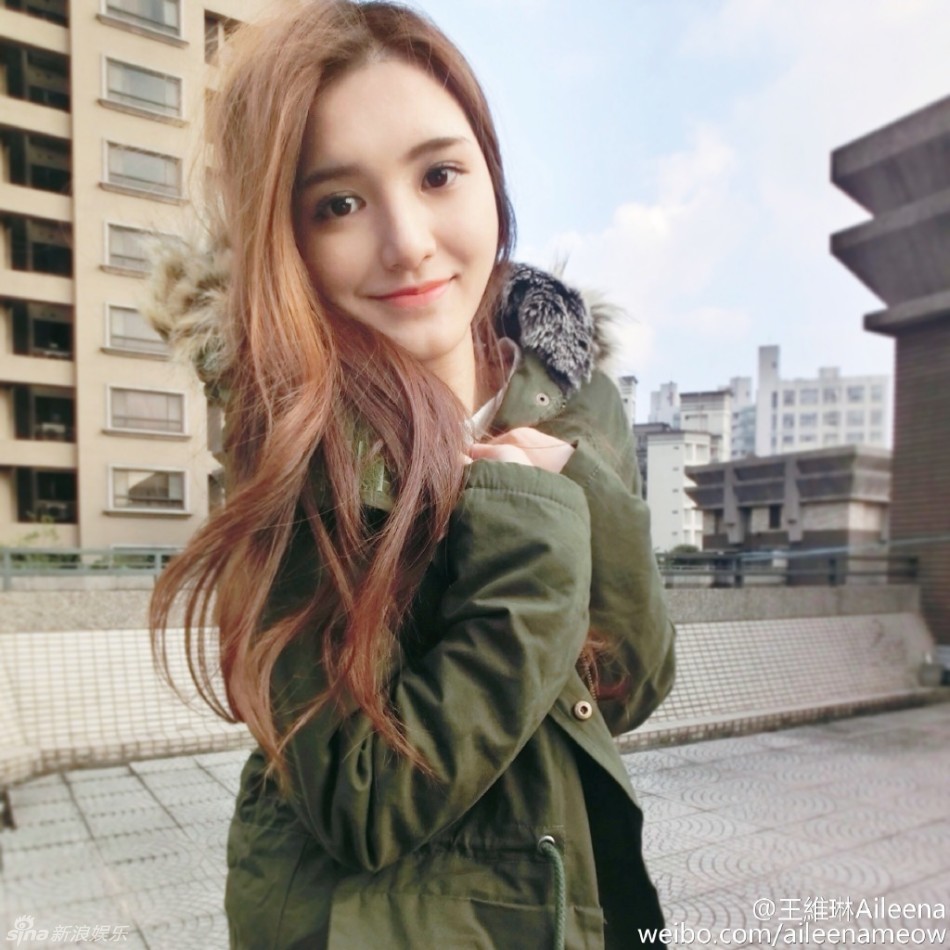 武大<em>混血女神</em>靓爆!晒儿时照证天然美女(图) - 青