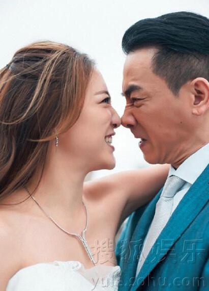 陈小春应采儿结婚5年再拍婚纱照 画面搞笑有爱