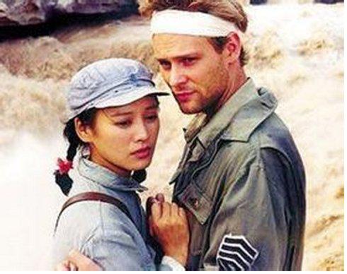 1999年宁静又和老公保罗合拍了电影《黄河绝恋》,然而这部影片成了