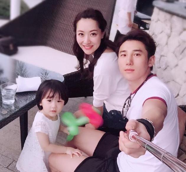 白冰节目自曝与丁一离婚:很多人以为我是富太太