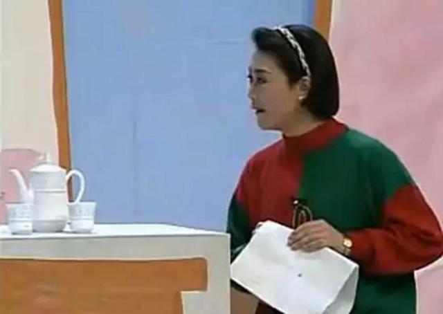 揭昔日最红女笑星杨蕾 疑因离婚消失十年