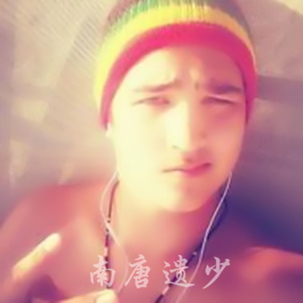 韦唯三混血儿子帅照 长子忧郁次子似明星老三最拽