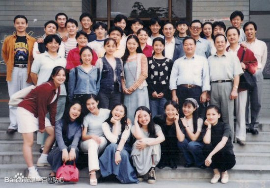 看明星们的毕业照 真是青涩啊