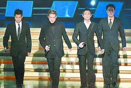 娱圈珍贵旧照:林青霞出席巩俐婚礼 狄波拉抱霆锋婷婷