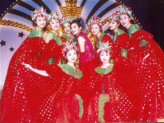 娱圈珍贵旧照:林青霞出席巩俐婚礼 狄波拉抱霆锋婷婷