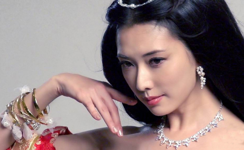 林志玲网游撩人照