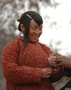 闫妮超肥村姑照