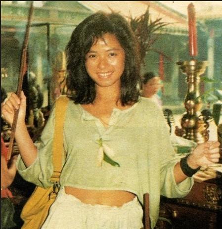 明星罕见珍贵旧照曝光 邓丽君亲自下厨郑秀文婴儿肥