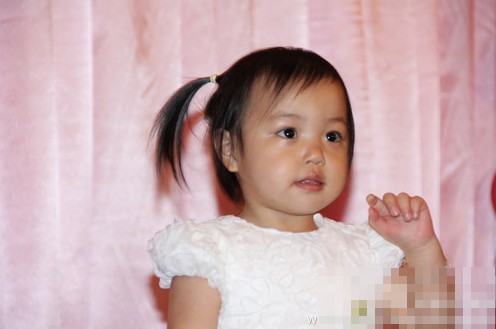 林志颖儿子呆萌 盘点娱圈宝贝