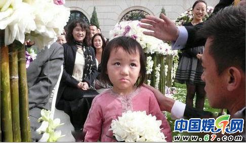 王菲女儿6岁开画展名声大噪 图揭李嫣6年成长史