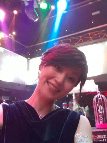 43岁万绮雯容颜不老似花季少女(组图) 43岁万绮雯容颜不老似花季少女(组图)