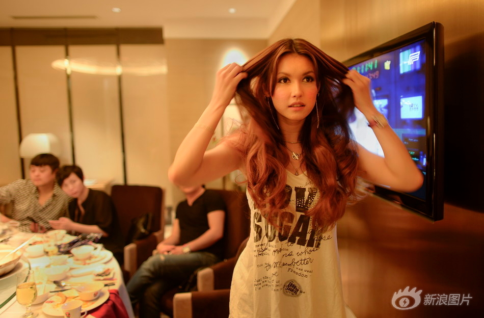 AV女优小泽玛利亚长沙演出