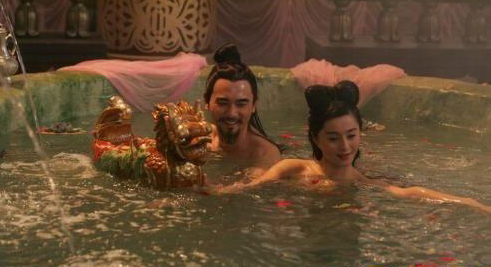 劲爆床戏！揭献身上位女星