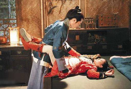 劲爆床戏！揭献身上位女星