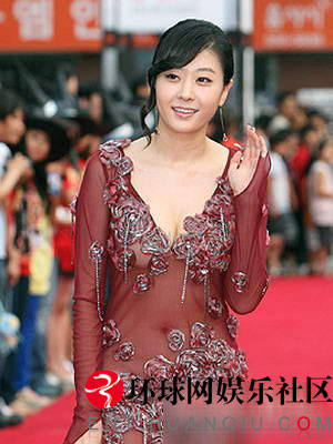 龚玥菲透视装尽显豪乳 图揭女星真实胸围