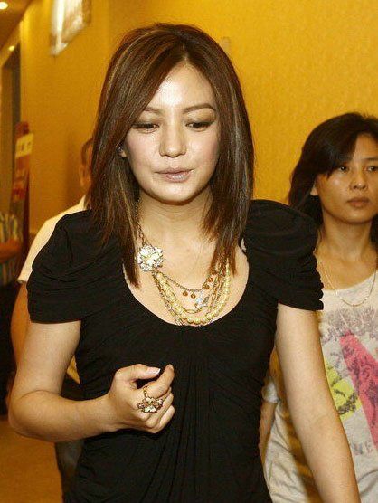 婚后产女复出的赵薇一点也不小