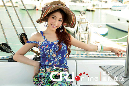 泰囧人妖皇后Rose低胸写真