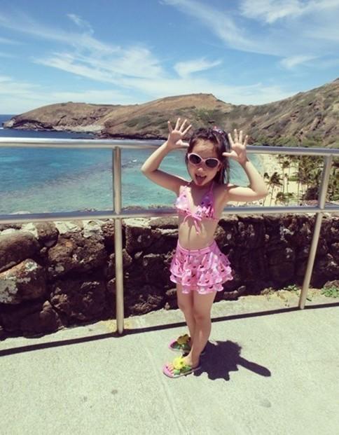 高晓松爱女私房照曝光 羞涩比基尼洋气吸睛