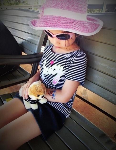 高晓松爱女私房照曝光 羞涩比基尼洋气吸睛