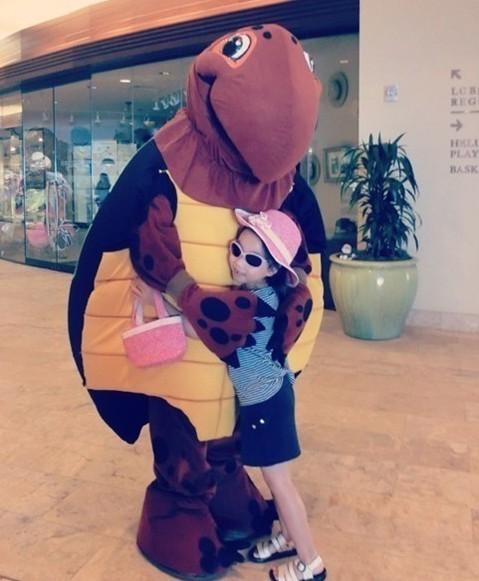 高晓松爱女私房照曝光 羞涩比基尼洋气吸睛