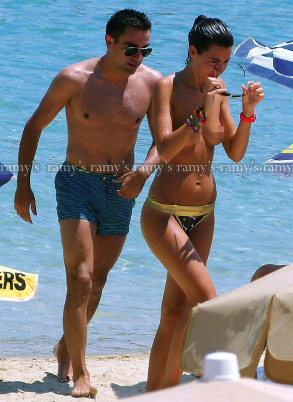 '坦胸露乳秀'-哈维海滩度蜜月