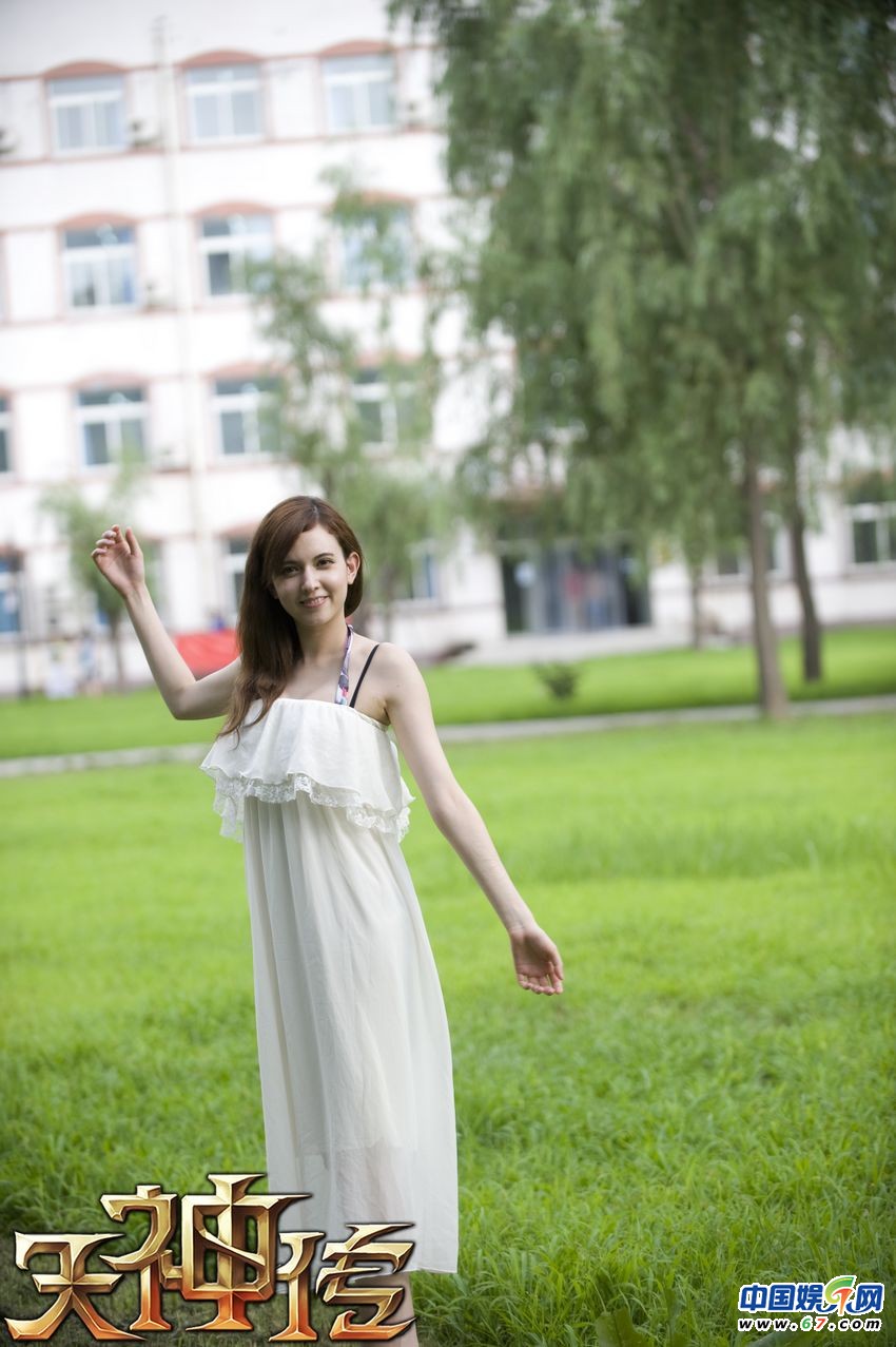 泷泽萝拉透视内衣乳贴外露